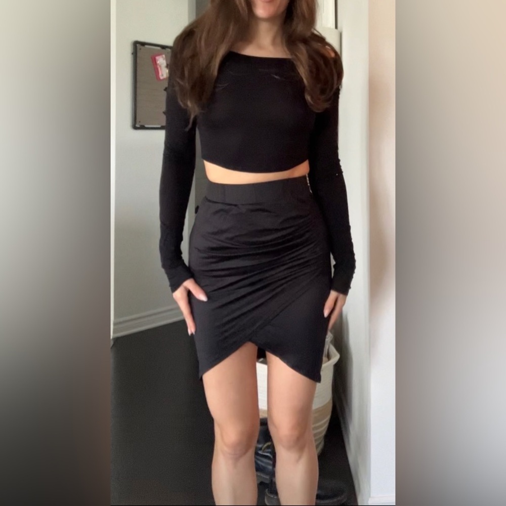 NWOT black midi skirt - Picture 8 of 8
